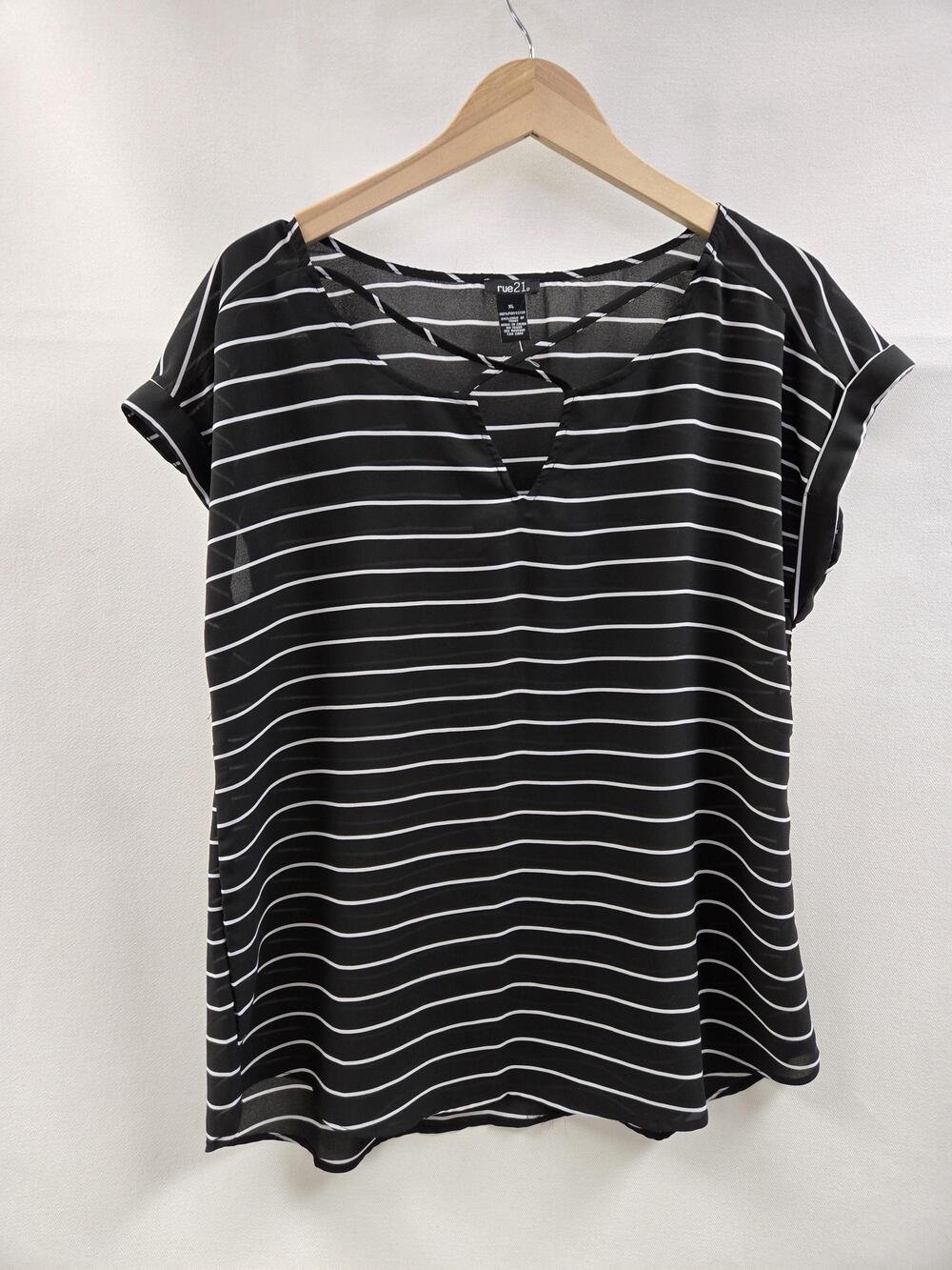 rue21 Shirt Womens XL Black White Striped Blouse Short Sleeve Lightweight Top